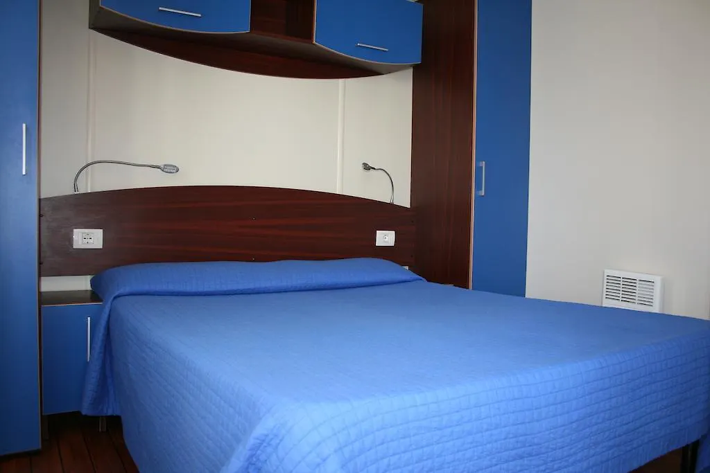 Camping Luminoso Hotel Punta Braccetto 0*,